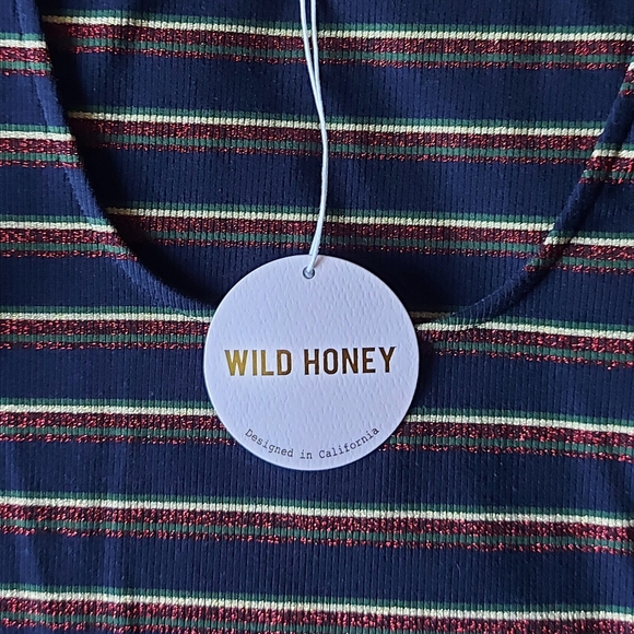 NWT Wild Honey Cropped Shimmery Long Sleeve Tee - Picture 3 of 3